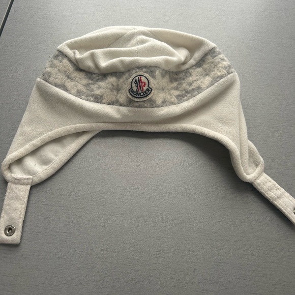 Moncler White and Gray Hat - Picture 2 of 9